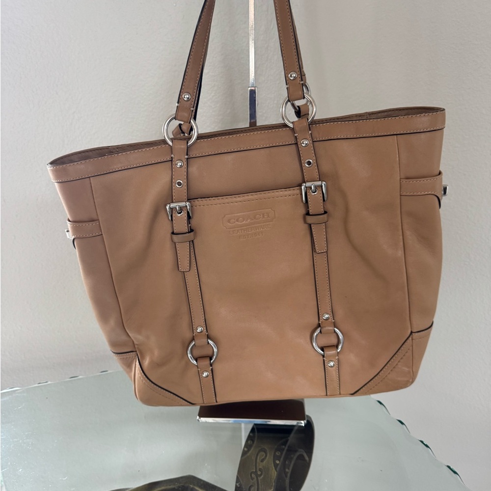 COACH  VINTAGE Peanut Butter Tan Leather Large Carryall Tote with COA EUC.